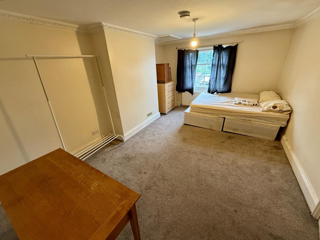 Lot: 138 - LICENSED FIVE-BEDROOM HMO WITH ADDITIONAL SELF-CONTAINED FLAT - Bedroom four